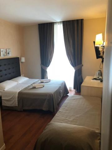 Elle Cavour Guest House Rome Exterior photo